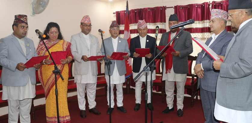 ६ मन्त्रीले बागमतीमा लिए शपथ