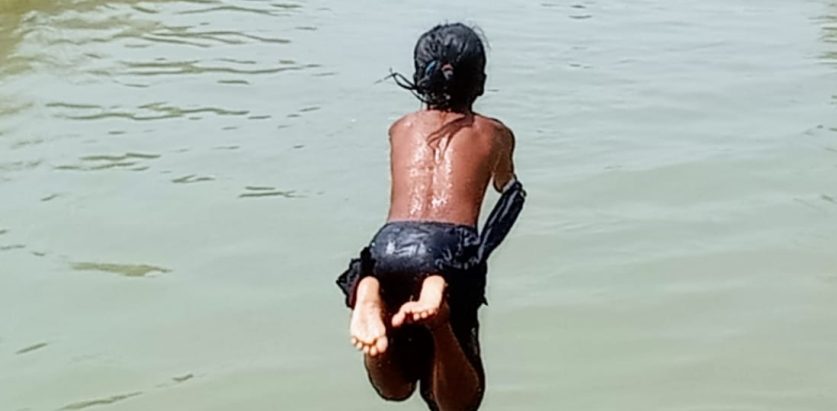 गर्मीमा पाैडीकाे मज्जा