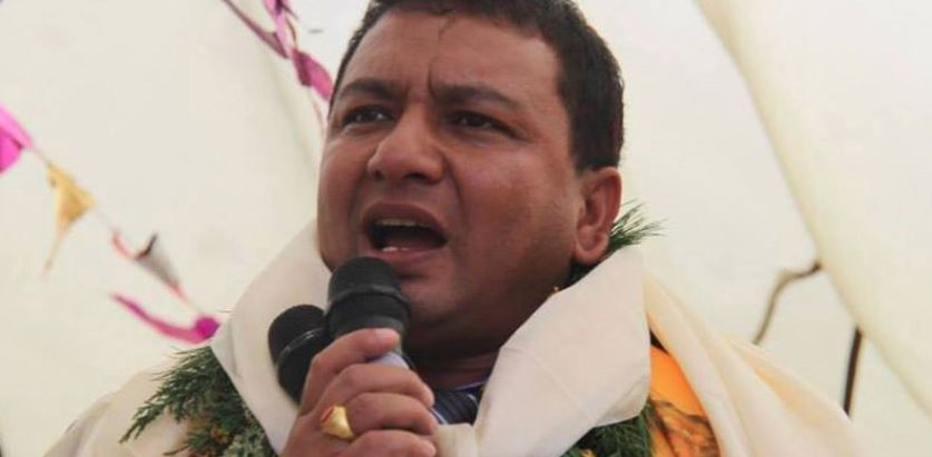 रकम हिनामिना गरि मेयर फरार