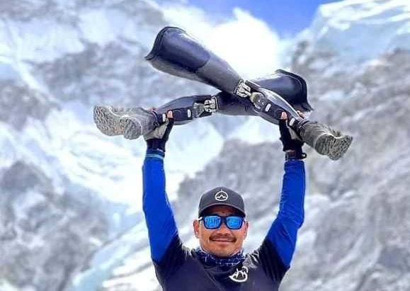 बिश्व रेकर्ड राखेका आरोहीले यसरी गुमाएका थिए दुवै खुट्टा