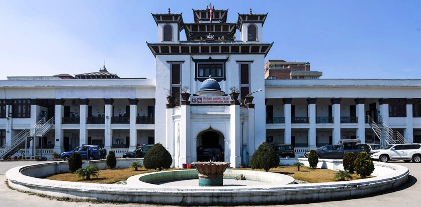 प्राध्यापकलाई निर्वाचन आयोगले सोध्यो स्पष्टीकरण