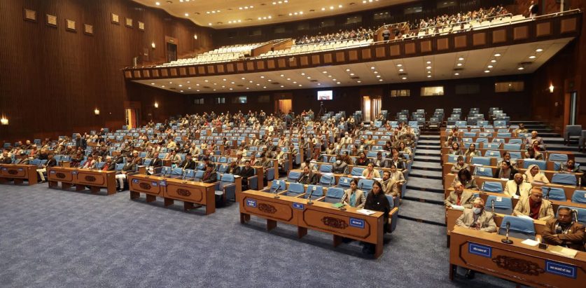 यो सरकार विचौलियाले चलाउँछ कि कसले चलाउँछ ?