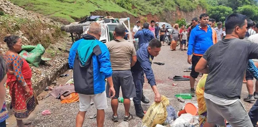 स्वर्गद्वारी गएर आएको गाडी दुर्घटना