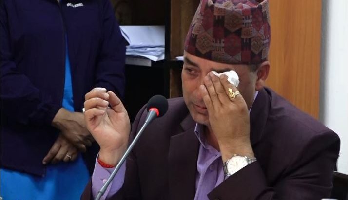 जलहरीमा १० केजी सुन पुगेन भने मलाई मृत्युदण्ड दिँदा हुन्छ सचिव थापाले रुँदै भने