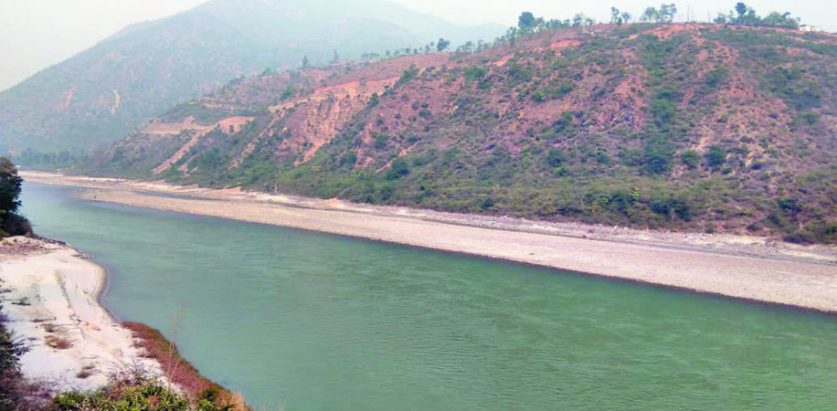 सुनकोसीमा जीप खस्दा सीटीईभीटीका कर्मचारी ३ जना बेपत्ता