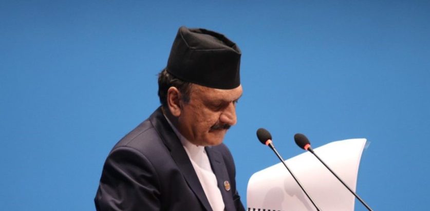 विद्युतीय गाडीको कर बढ्छ नै भनेर दाबी गरेको छैन : अर्थमन्त्री