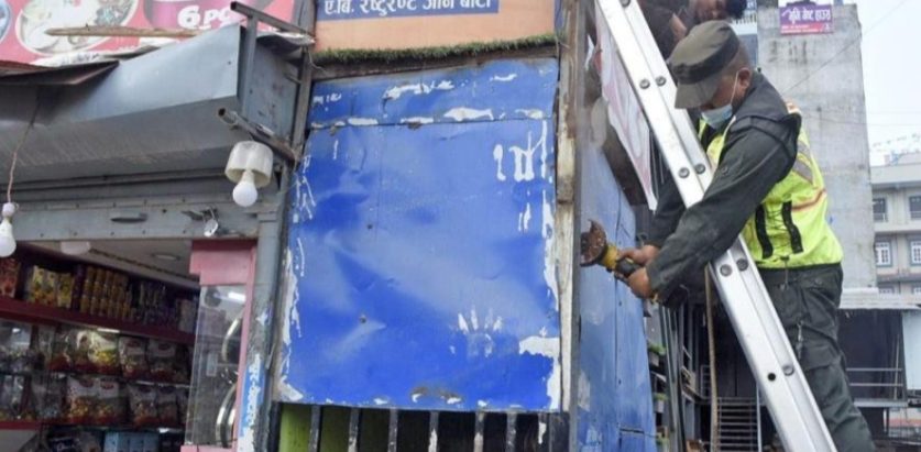 बसपार्कभन्दा बाहिरका टिकट काउन्टर हटाउन सुरु