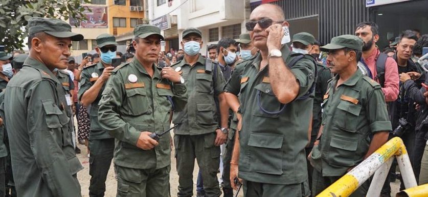 नेपाली जनताले नै बहिष्कार गरेपछि हलमा नगर प्रहरी बस्नु परेन