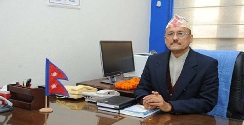 भक्तपुर मालपोत कार्यालयमा शाखा अधिकृत शाह पक्राउ