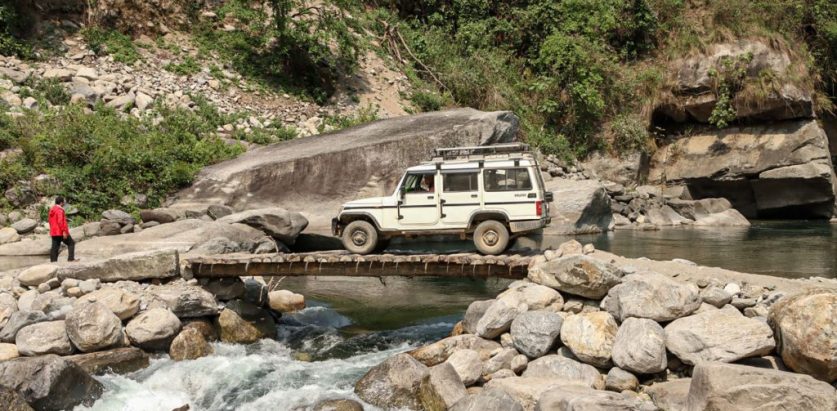 काठेपुलको सहारा: जोखिमपूर्ण यात्रा