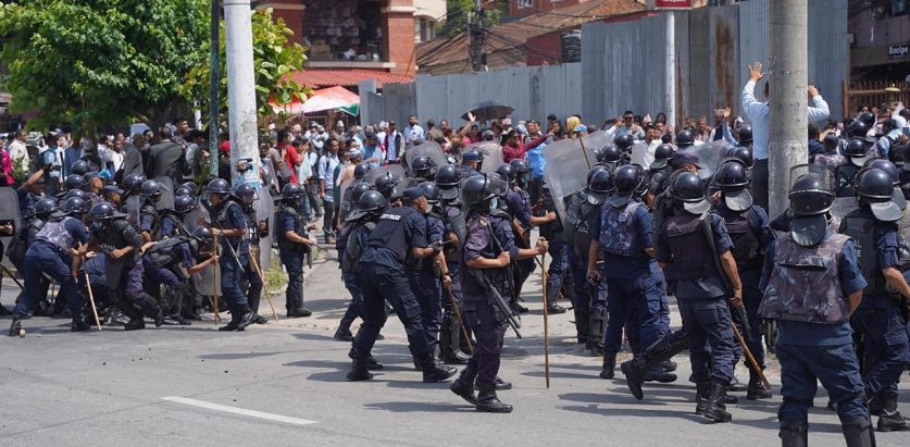 तलव वृद्धिलगायतका विभिन्न माग राख्दै विद्यालय कर्मचारीको आन्दोलन