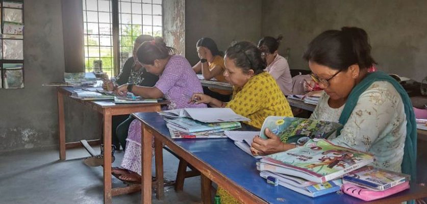 उमेर उनन्चास वर्ष, पढाइ कक्षा एक