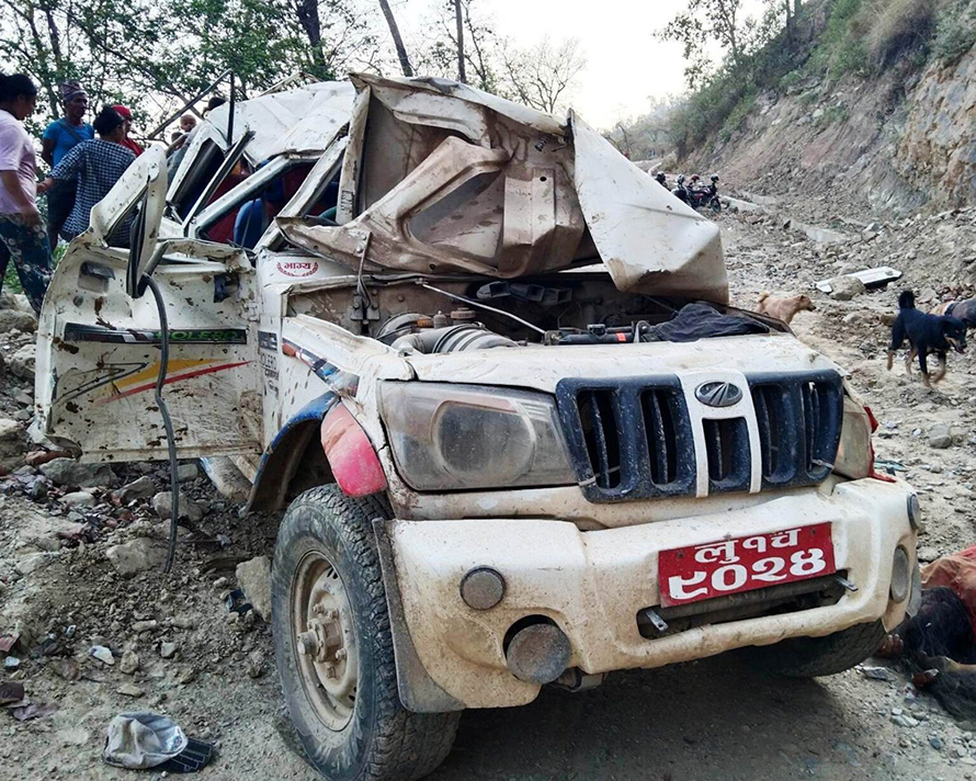 दुर्घटनामा परि २ वर्षीय बालकसहित ५ जनाको मृत्यु