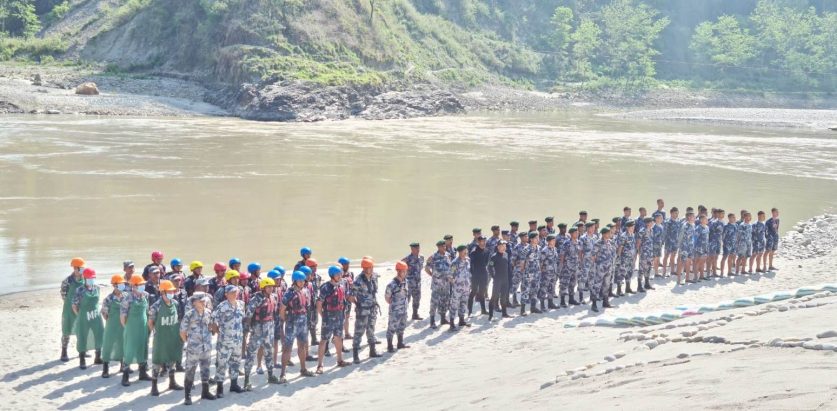 सुनकोसीमा बेपत्तालाई खोज्न गोताखोर परिचालन