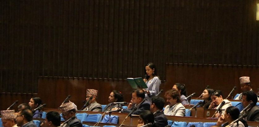 विद्यार्थीहरूलाई लू लाग्ने अवस्था आइसक्यो सरकार के हेरेर बसेको छ ?