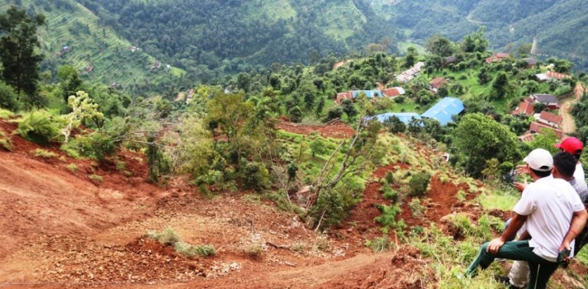 कतै तातो हावा त कतै बाढी पहिरो