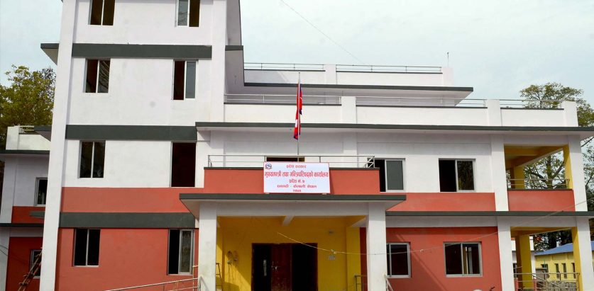 सरकार ढल्ने चेतावनी