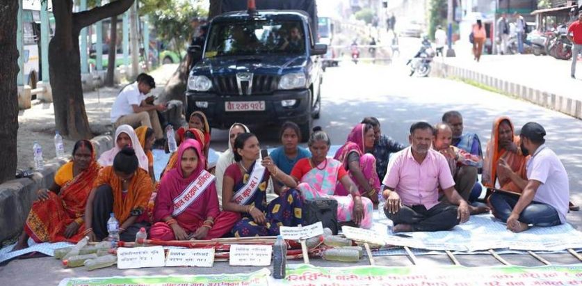गृहमन्त्रीले भेटे माइतीघरमा धर्ना बसेका अभियन्तालाई
