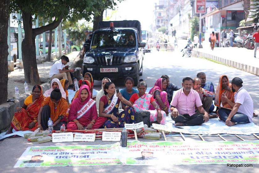 गृहमन्त्रीले भेटे माइतीघरमा धर्ना बसेका अभियन्तालाई