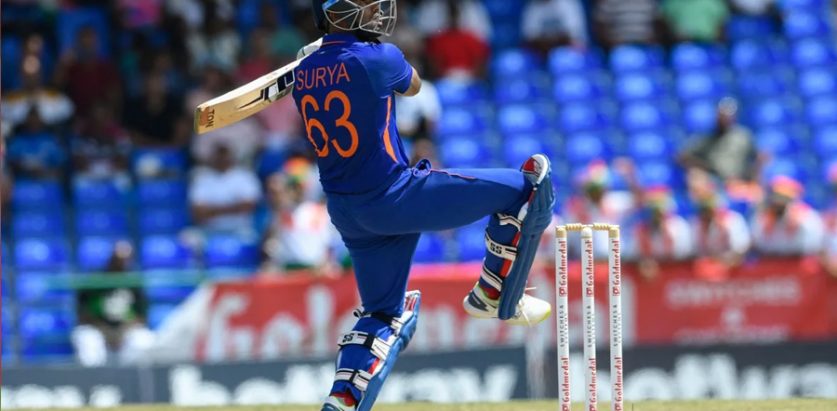 इण्डियन ब्याटर नेपालसँग संघर्ष गर्दै