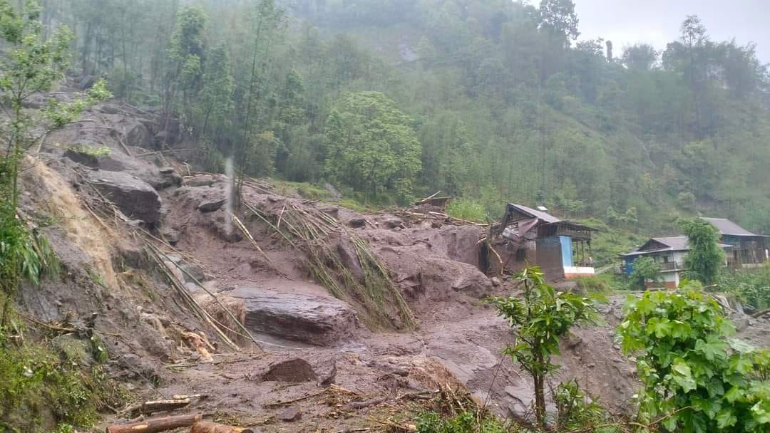 पहिरोमा बेपत्ताको शव नभेटिएपछि कुशको शव बनाएर दाहसंस्कार