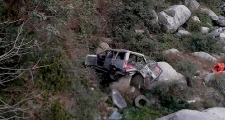 जीप दुर्घटना २ को मृत्यु