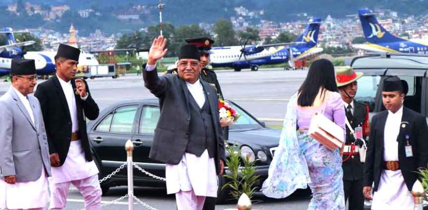 स्वदेश फर्किए प्रधानमन्त्री