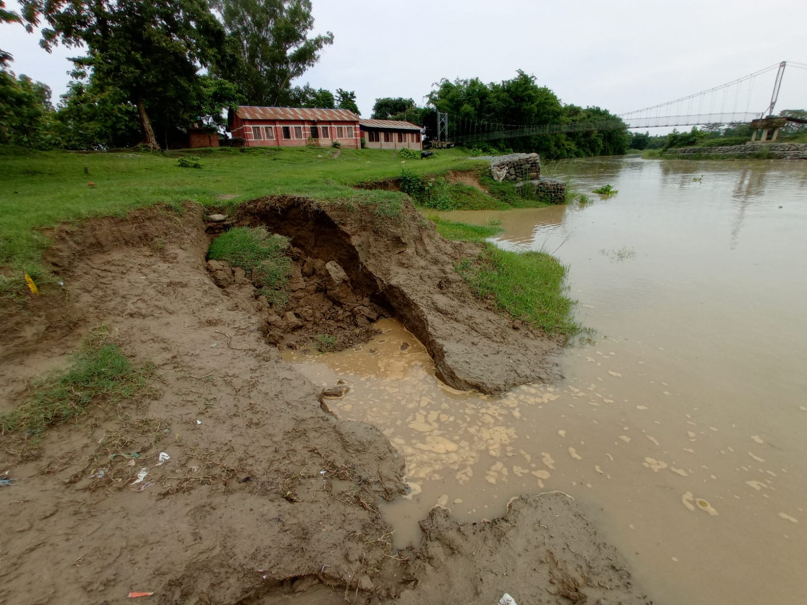 कटानकाे जाेखिममा विद्यालय