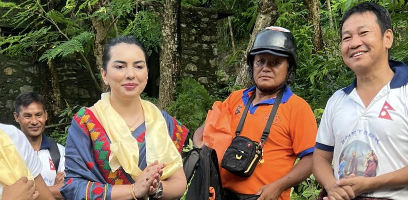 एलिजा मेयर हर्कसंग मिलेर समाज सेवा गर्न तयार