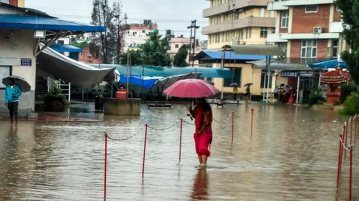 बालकलाई बाढीले बेपत्ता नै बनायो