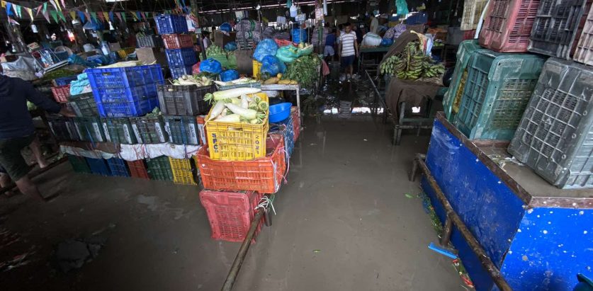 तरकारी बजार भित्र ३७० वटा पसलमा बाढी