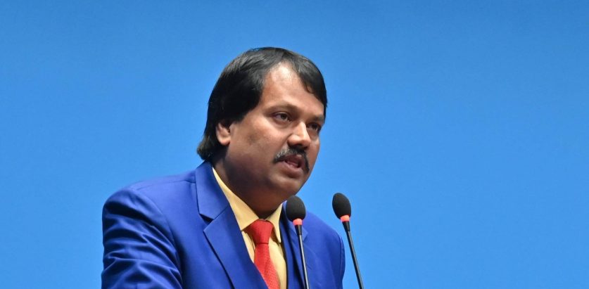 तपाईँहरूसँग पैसा छ भन्दैमा जनतालाई नपेल्नुस् : सीके राउत