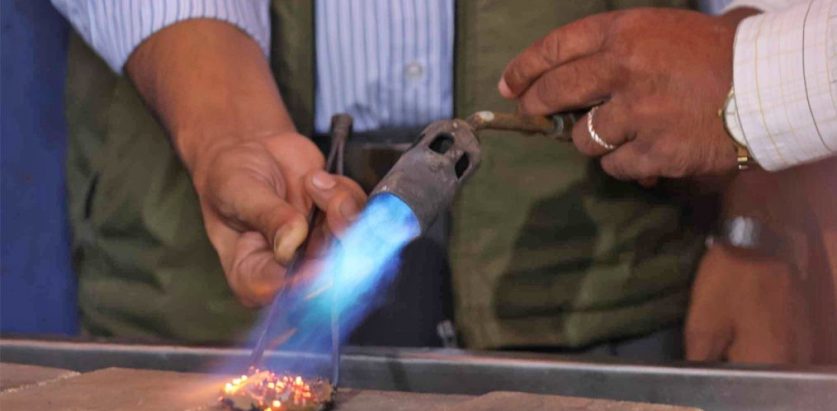 न्युरोडबाट बरामद गरिएको सुन जोख्ने कार्य सुरु