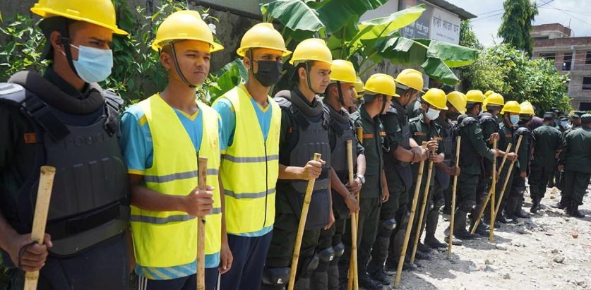 महानगर र कपनका स्थानीयबिच लफडा