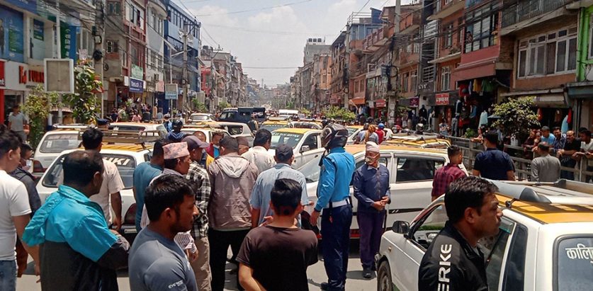 आज ट्याक्सी चालकहरु आन्दोलन गर्दै