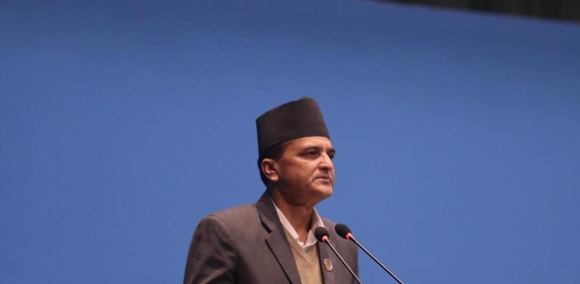 जब ठूलाहरुलाई समात्न सीआईबीको गाडी जान्छ अनि ब्रेक लागिहाल्छ : योगेश भट्टराई