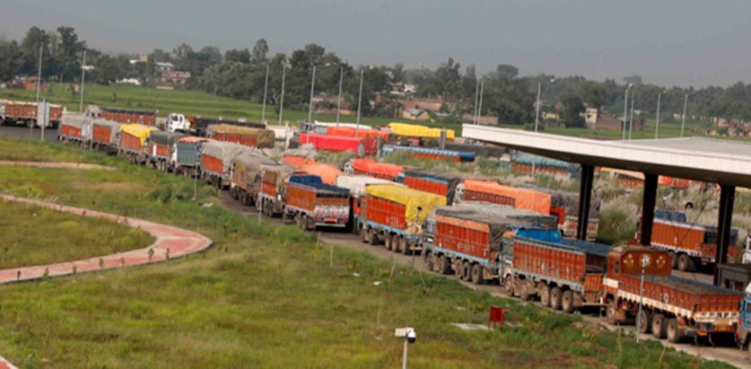 व्यापारमा पुरै गिरावट