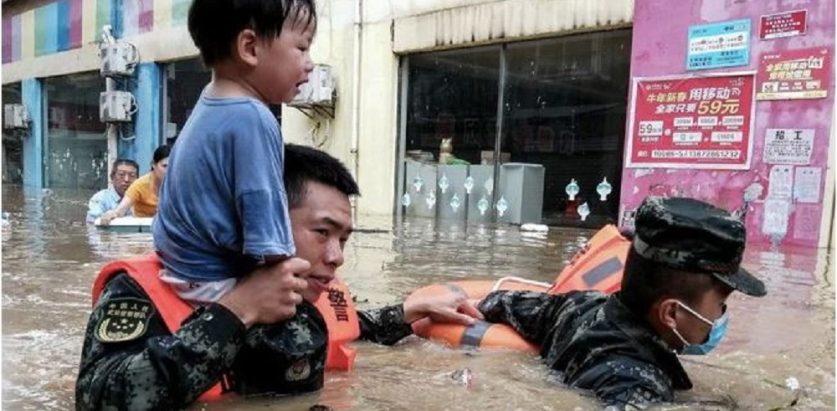 चीनमा बाढीले वितण्डा मच्चाएपछि….