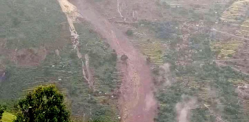 दोलखामा पहिरोले तहल्का मच्चायो