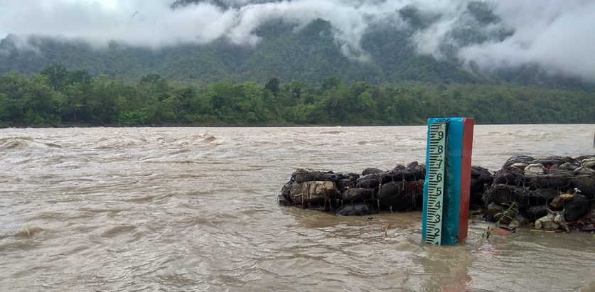 महाकाली नदीको बाढीले खतरा बढ्दै