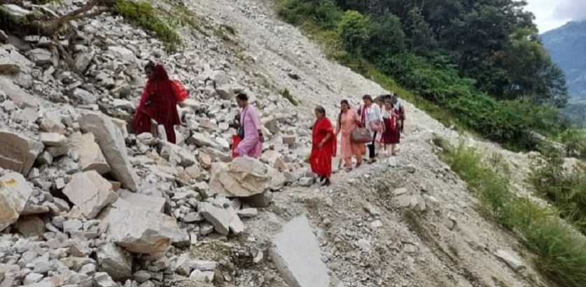 आवतजावत पूर्ण रुपमा अवरुद्ध