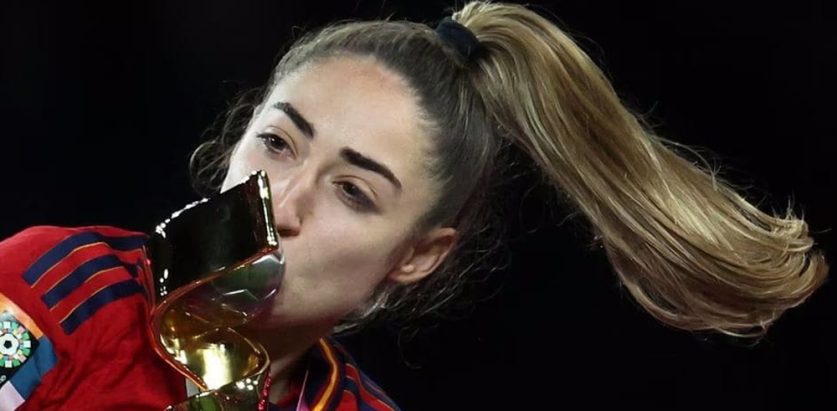 विश्वकप जितेर जर्सी उचाल्दै गर्दा बुबा गुमाएको खबर सुनेपछि…..