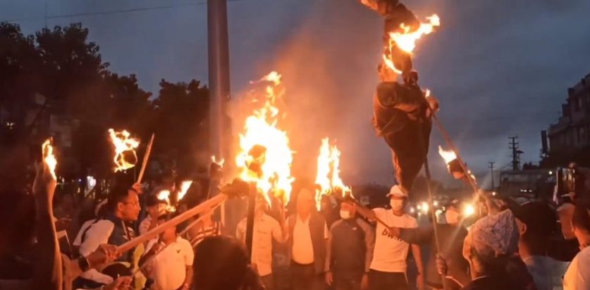 पोखराका मेयरको पुत्ला दहन गरियो