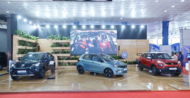 नाडा अटो शोमा टाटाकाे टियागो ईभी सार्वजनिक
