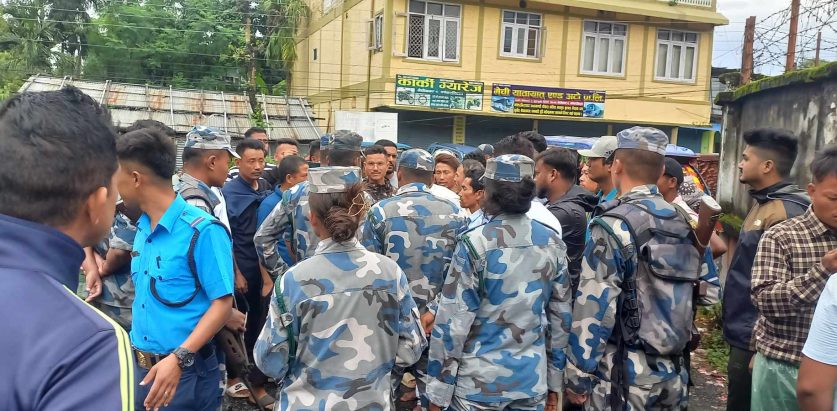 सशस्त्र प्रहरीको अशुली धन्दा: समयमा लाईन नबुझाएको तस्करसँग दैनिक लफडा
