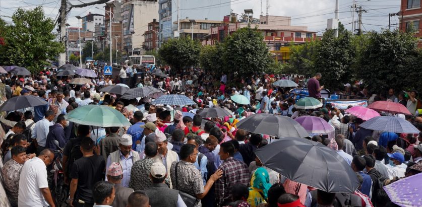 ६ बुँदे सहमतिमा चित्त नबुझेर शिक्षकहरु फेरी सडकमा