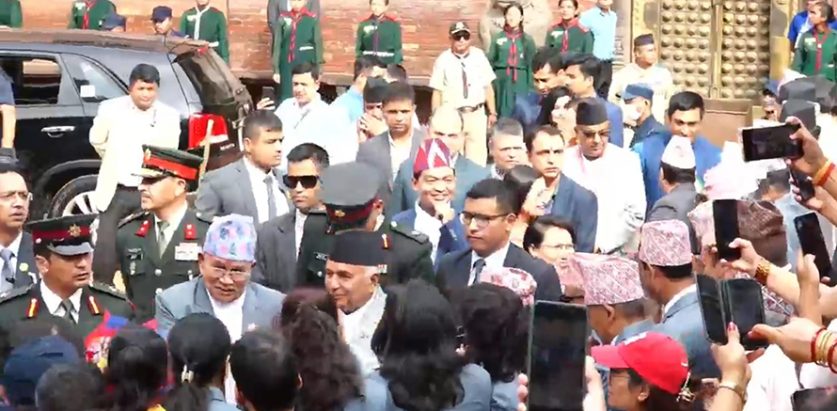 राष्ट्रपतिद्वारा पाटनको कृष्ण मन्दिर दर्शन