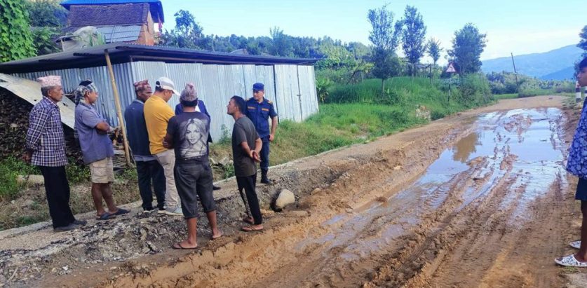 कालोपत्रे भएको ३ महिनामै सडक भत्कियो