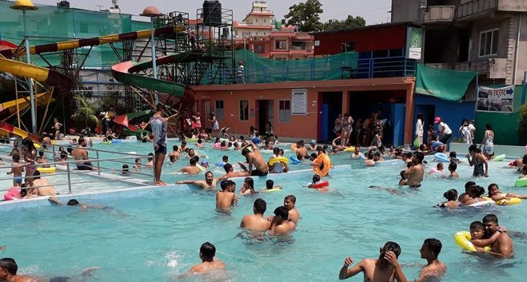 स्वीमिङ गर्दा करेन्ट लागेर १ जना गम्भीर घाइते