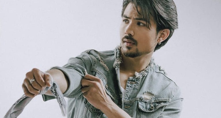 अभिनेता अनमोल केसी पक्राउ